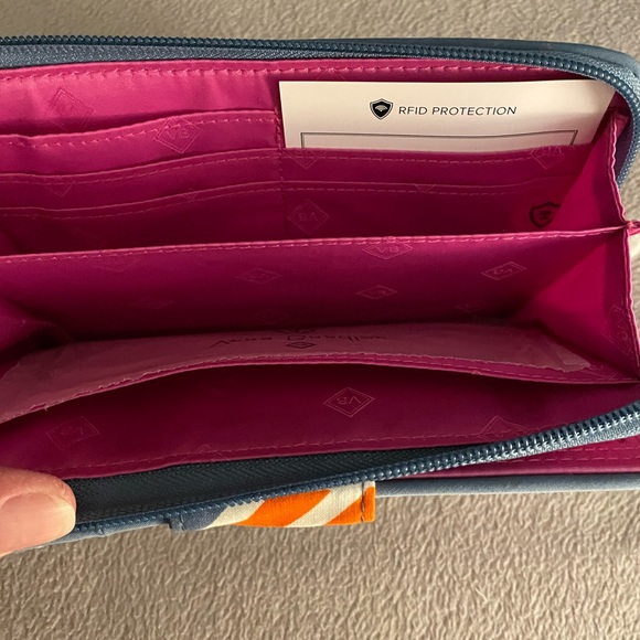 Vera Bradley Turnlock Wallet - Picture 3 of 4